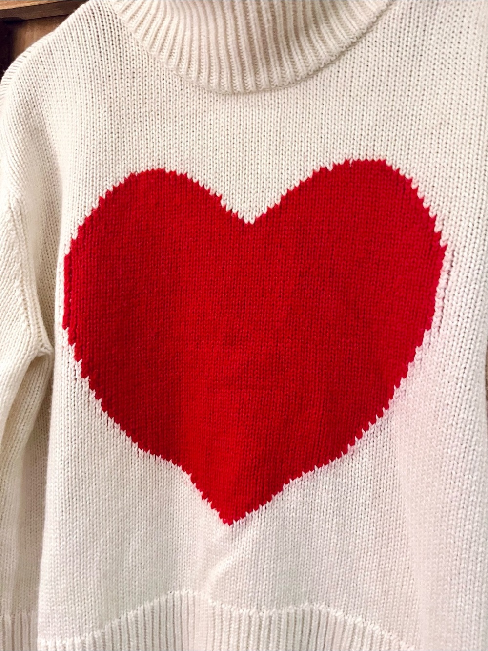 NWT Kate Spade Cream Turtleneck Sweater with Red Heart - Picture 5 of 10